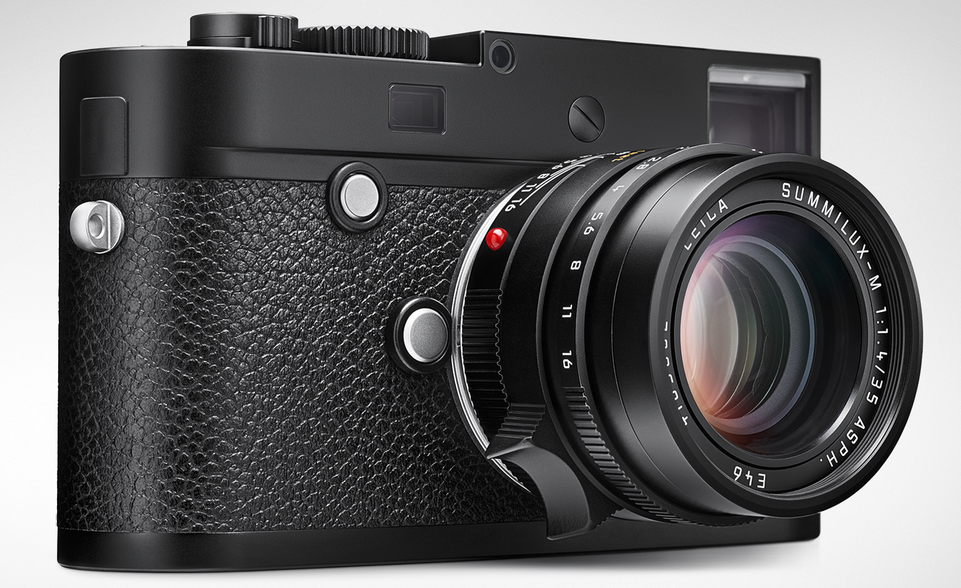Stealthily incognito, at least from the front, the M-P boasted an engraved top plate, a tougher screen and a larger buffer. Enough to encourage many M240 owners to upgrade (as was intended)