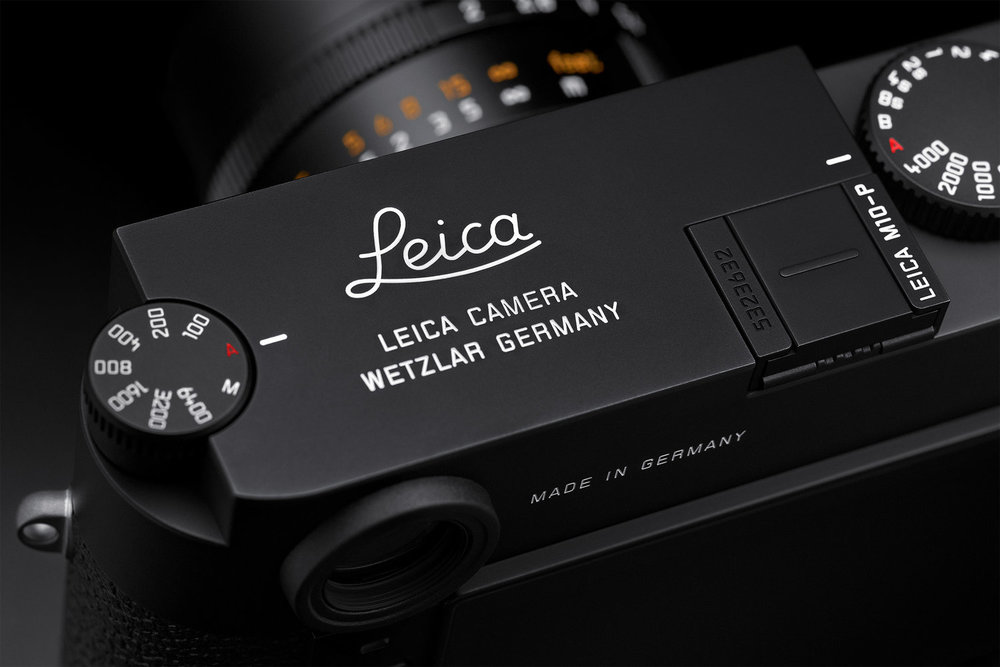The gradually emerging diagonal shot of the Leica top-plate is seen by some recipients of the daily email as a treat,,,,