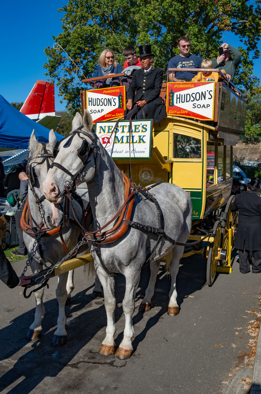 One of Victorian London’s finest: 2HP bus sets off on a clop around the Surrey lanes (Leiva X2)