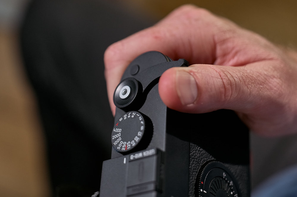  The music stops here: Unfortunately, the M10-D isn’t a manual winder at all, despite the purposeful advance lever. But we can’t have everything (Image: Leica Camera AG) 
