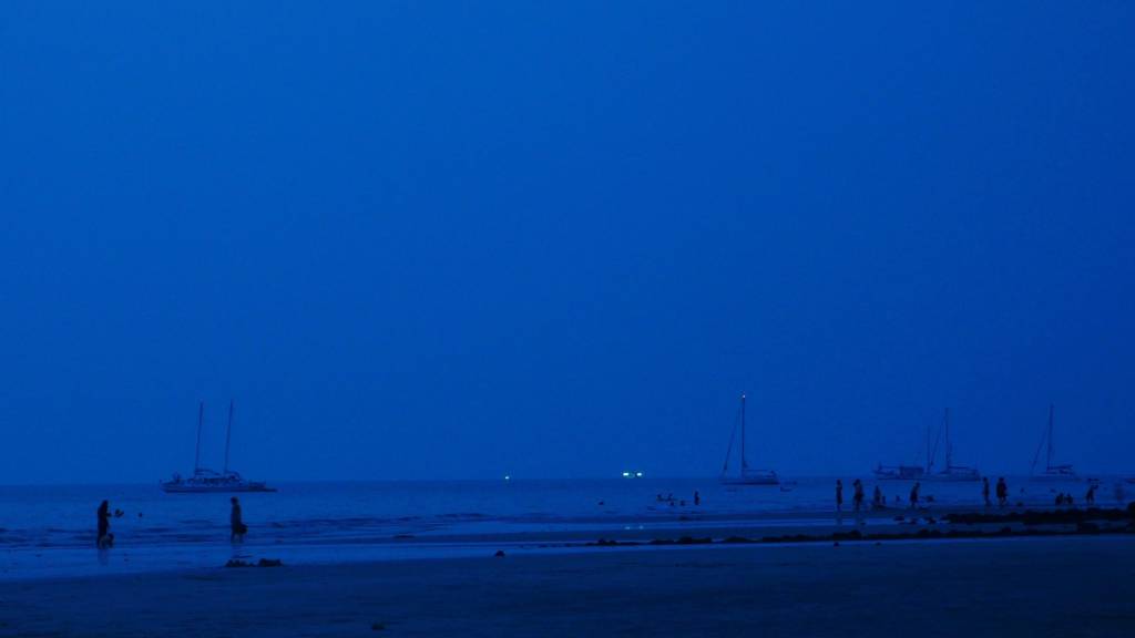 This was taken at dusk, with the camera intentionally set to ‘Tungsten’ (lightbulb) white balance. The almost black sky became blue, and the feeling is of slight desolation, distance, removal and out-of-touch-ness.
