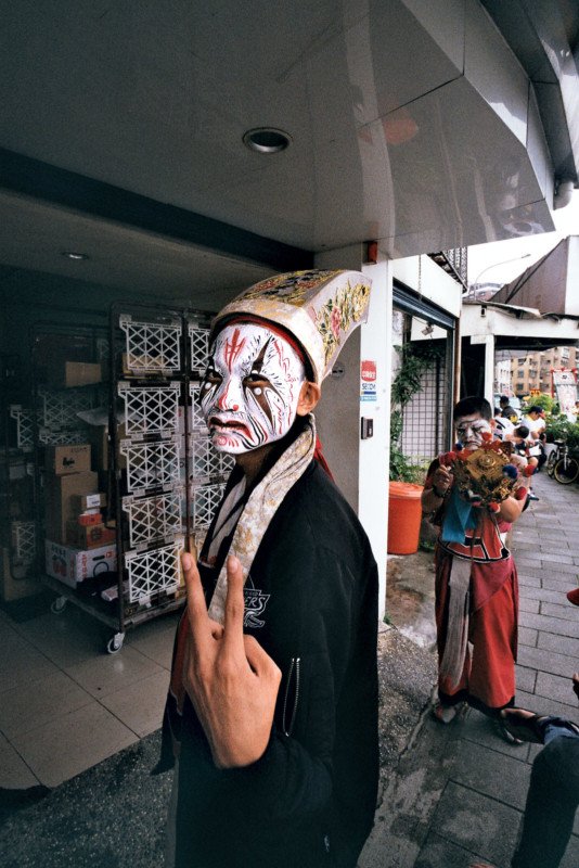 Two Finger Salute. Shot with Zeiss IKON ZM, 18mm Distagon f4 and C200 film pushed to 800.