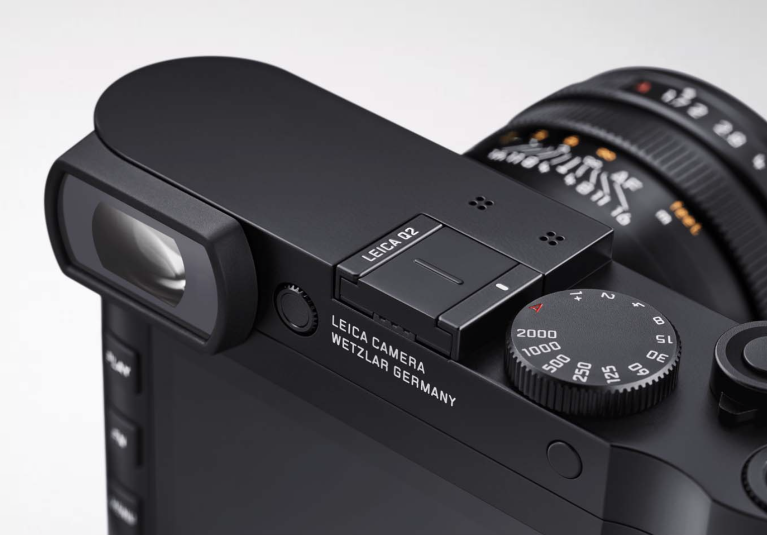 The diopter adjuster, once set, can be pushed into the body to avoid accidental movement