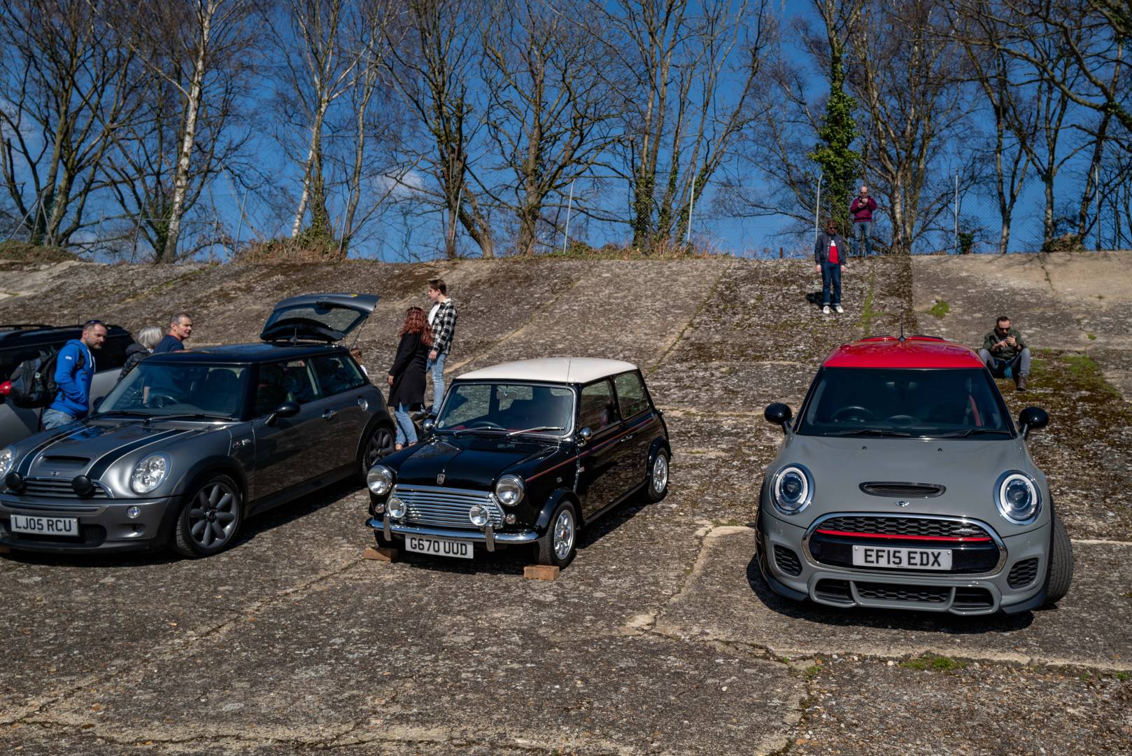 Sensors grow, processors fly, storage balloons. It's like cars. They start off small, as in the case of this tiny 1989 Mini, still true to the original 1959 format. But by 2015, the car on the right, the Mini was no longer a mini. It's a real fattie (Image Q2)
