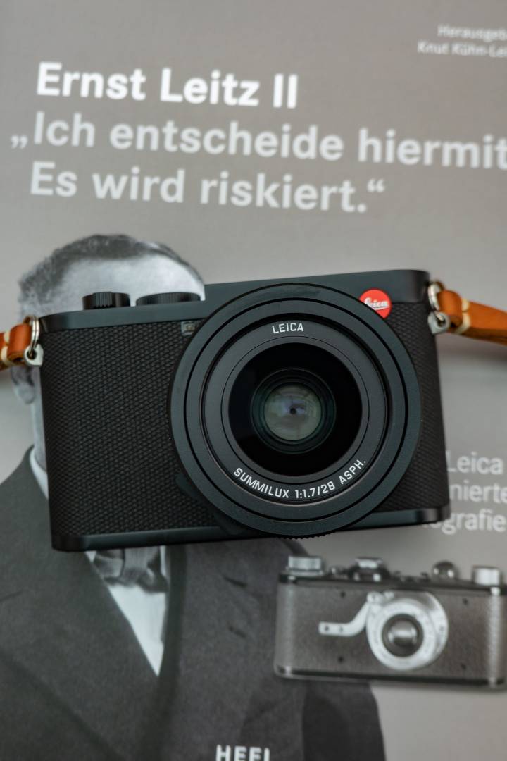 Leica D-lux 7 portraits: 8 Critical things you need to know [Image Samples]  [2023] - Red Dot Camera