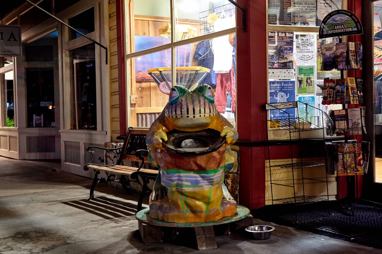 Murphys Storefront Frog