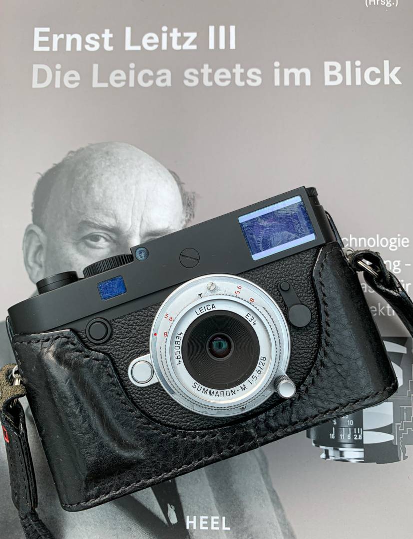 Just got a minty set of Leica DLux 4 (CCD point and shoot) : r/Leica