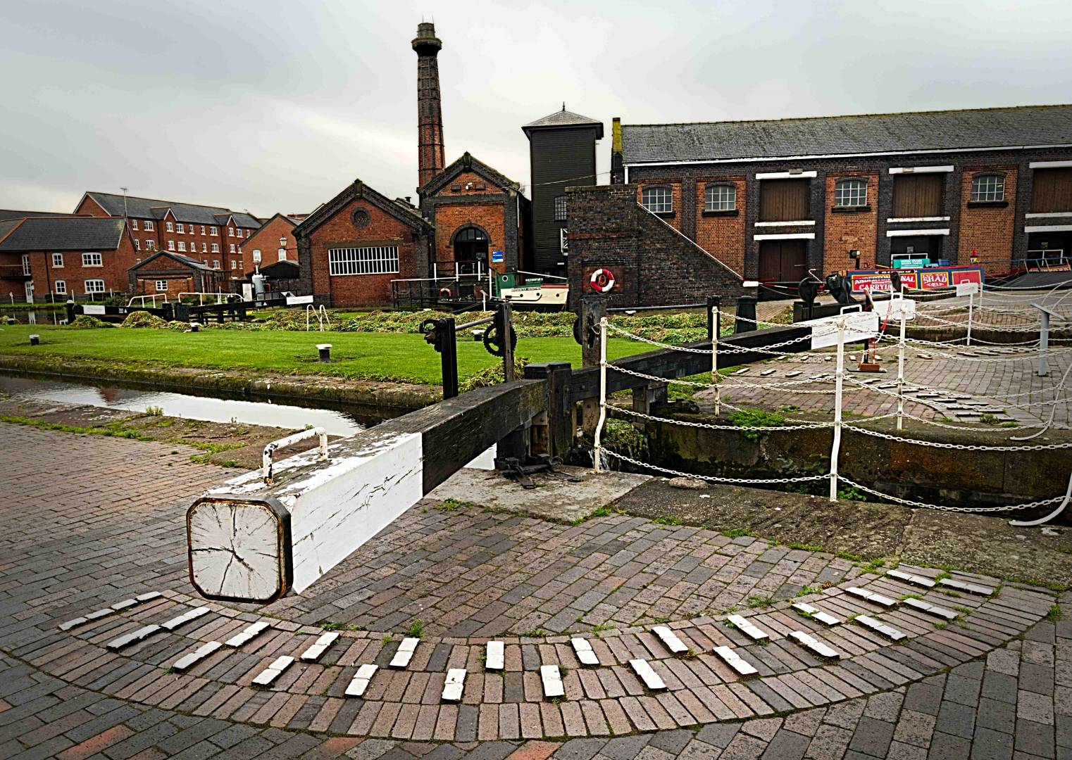 The NWM with Shropshire Union Canal   Fuji X-T20 + 10-24 f/4