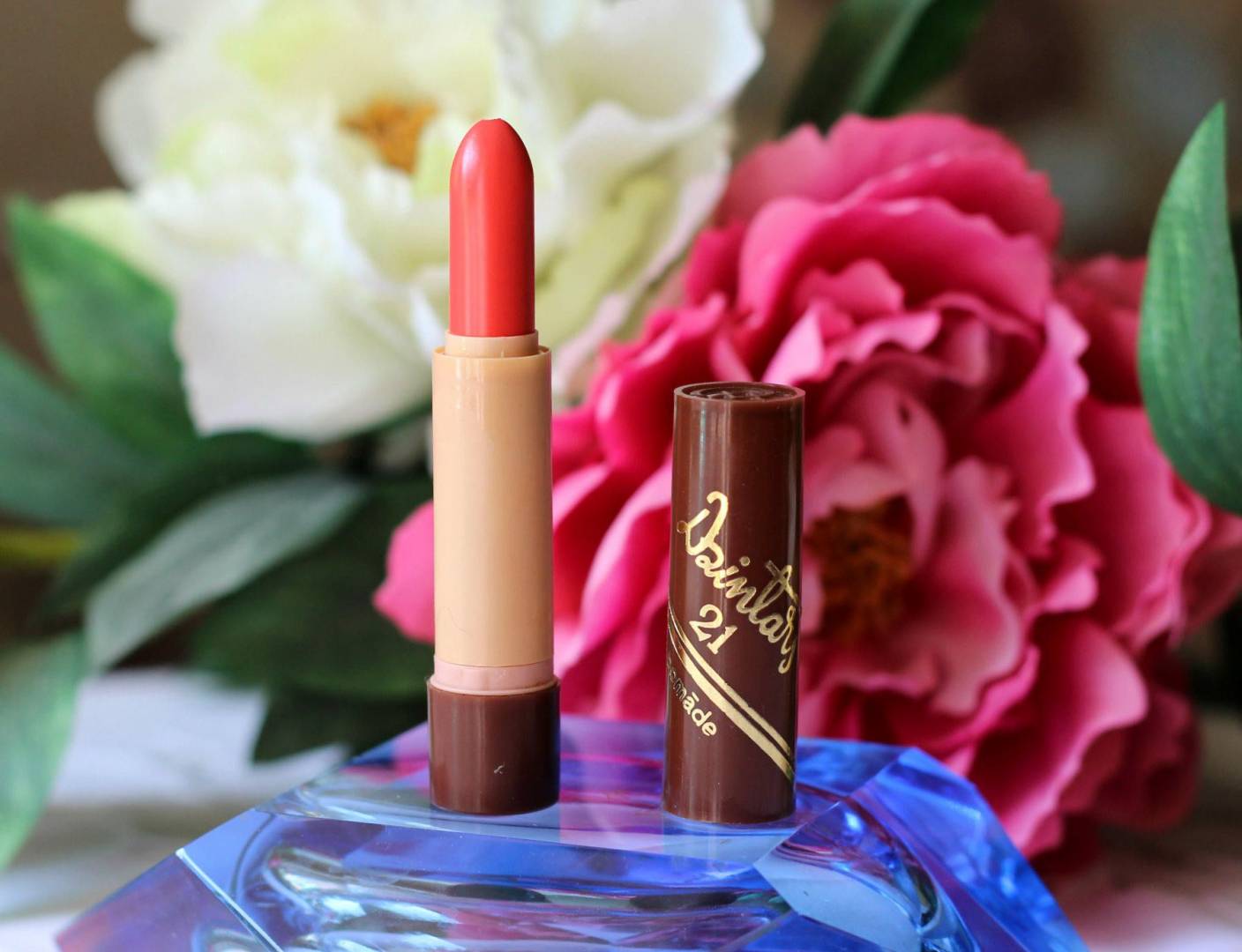 Soviet era lipstick, prone to heat fatigue (Wiki Commons)