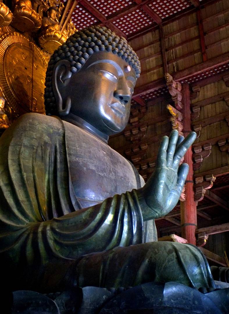 The Great Buddha in Todai-Ji, Leica M8 28mm Voigtländer 1.9