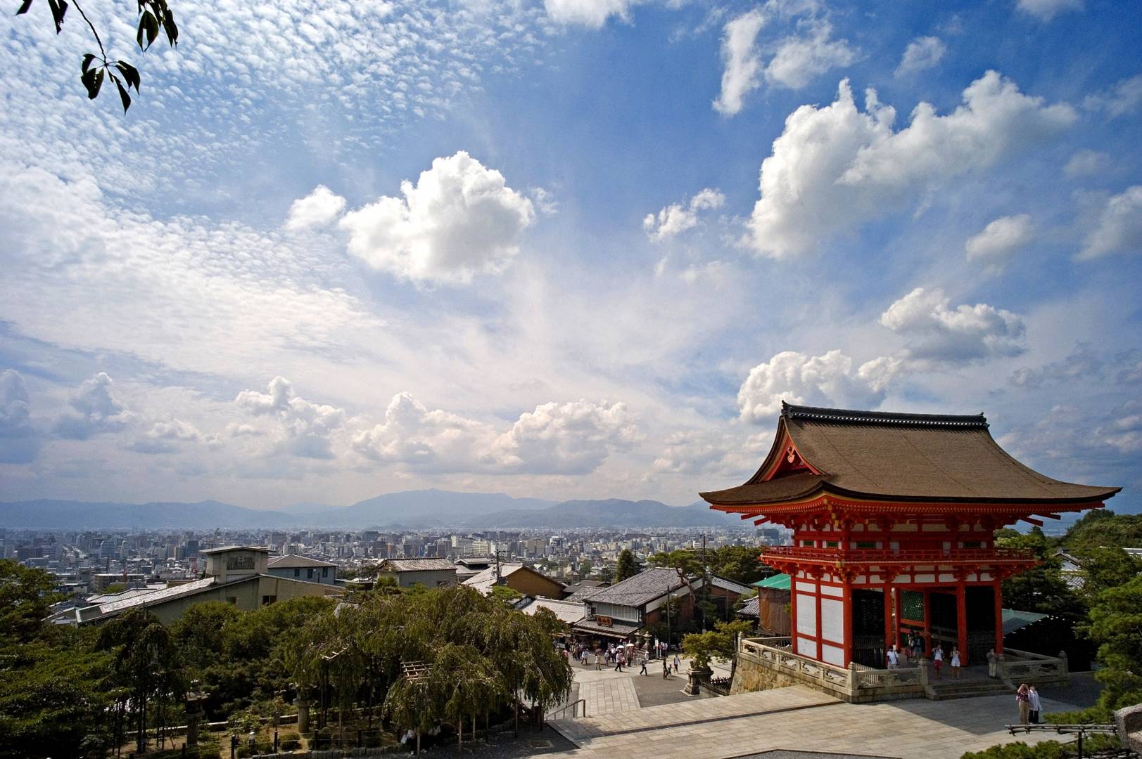 View of Kyoto from Kiyomisu-dera temple, Leica M8 15mm Voigtländer 1.9