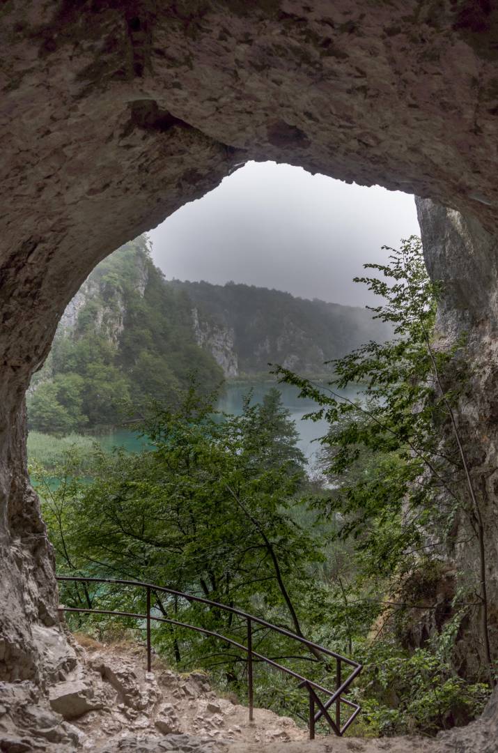 Šupljara cave overlooking the lakes