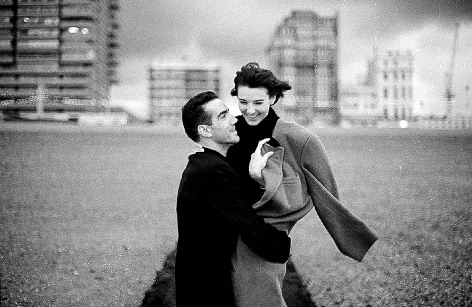The sudden yet belated commercial success of Robert Doisneau’s ‘Hotel de Ville’ image propelled me into producing a series of romantic images that were used for postcards or posters. Ironically, despite resisting my Dad’s practical wisdom, it proved to be an excellent rehearsal for later wedding work. Nikon FE2 & 85mm f/2 Nikkor