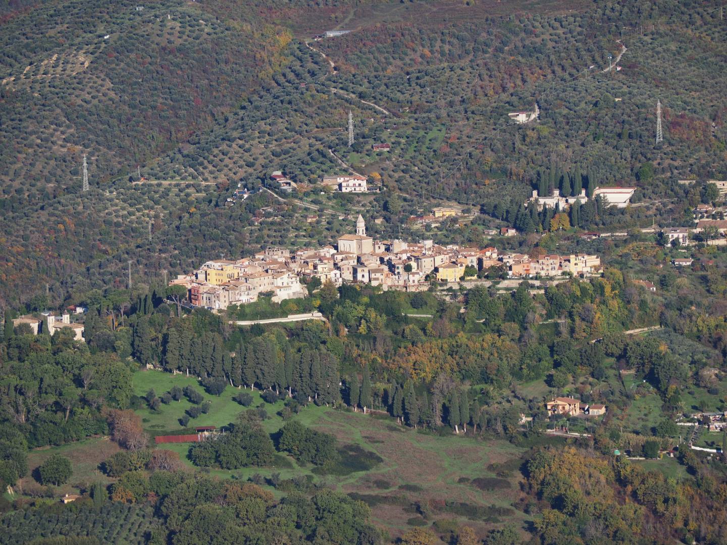 Looking down on Saracinesco