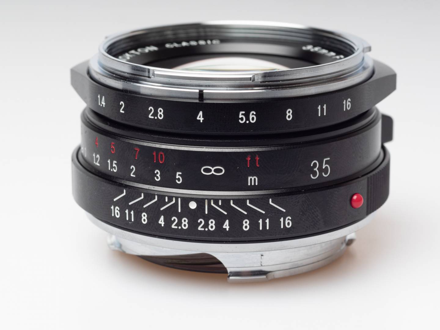 Small for its data, and for its performance: Nokton 35/1.4 II