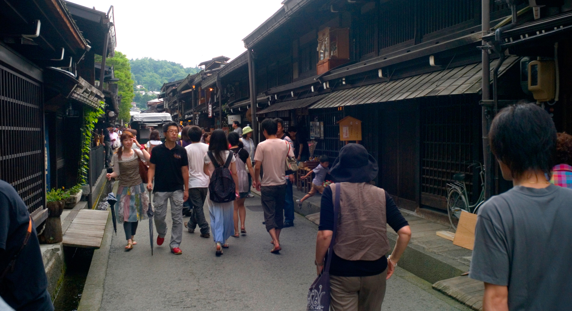 Vacationers in an old Takayma street - Leica M8, 28 mm Voigtlander f/1.9