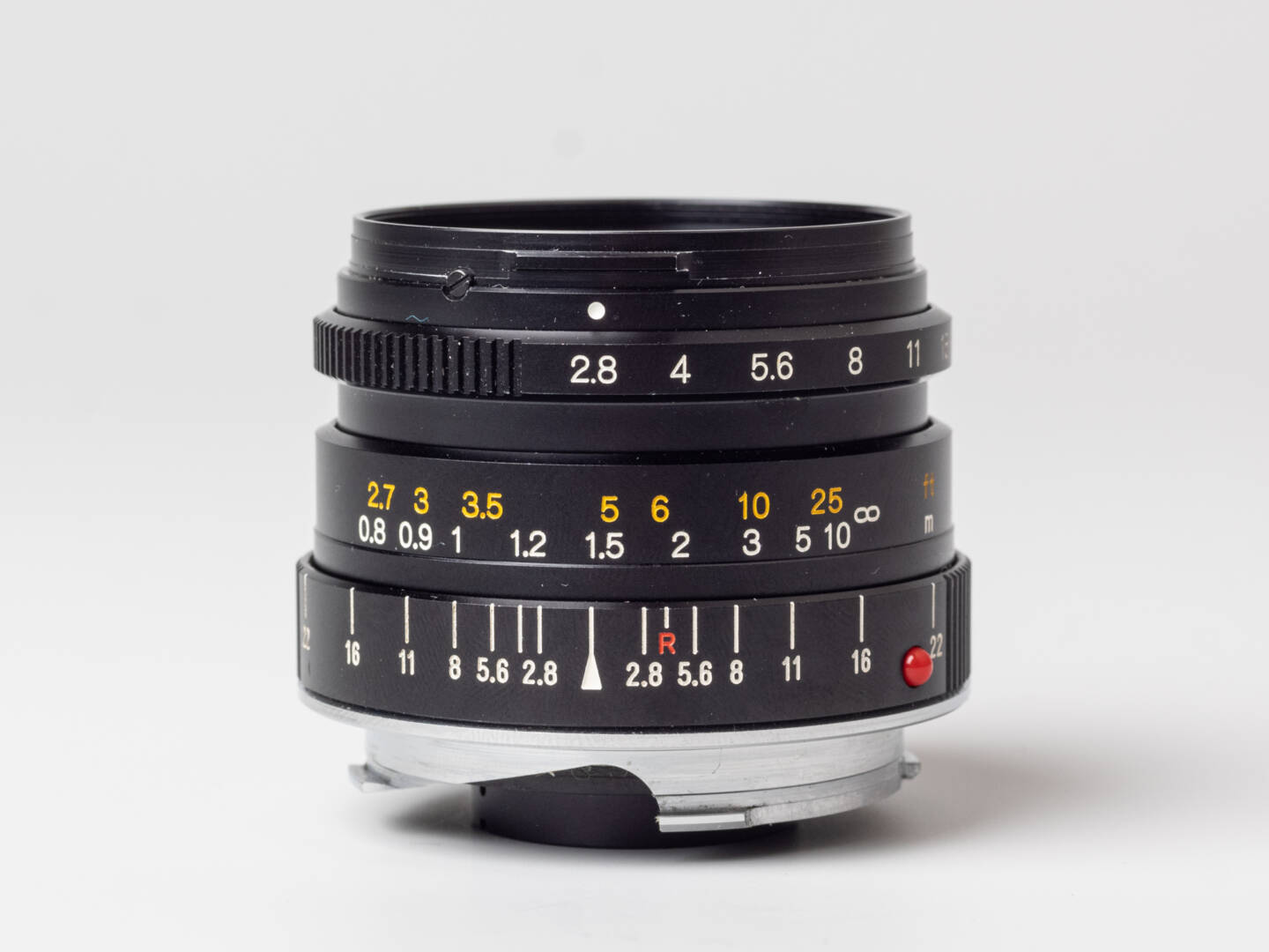 A small and beautiful moderate wide angle lens: Minolta’s M-Rokkor 28/2.8 is certainly an underrated lens for M mount rangefinder cameras