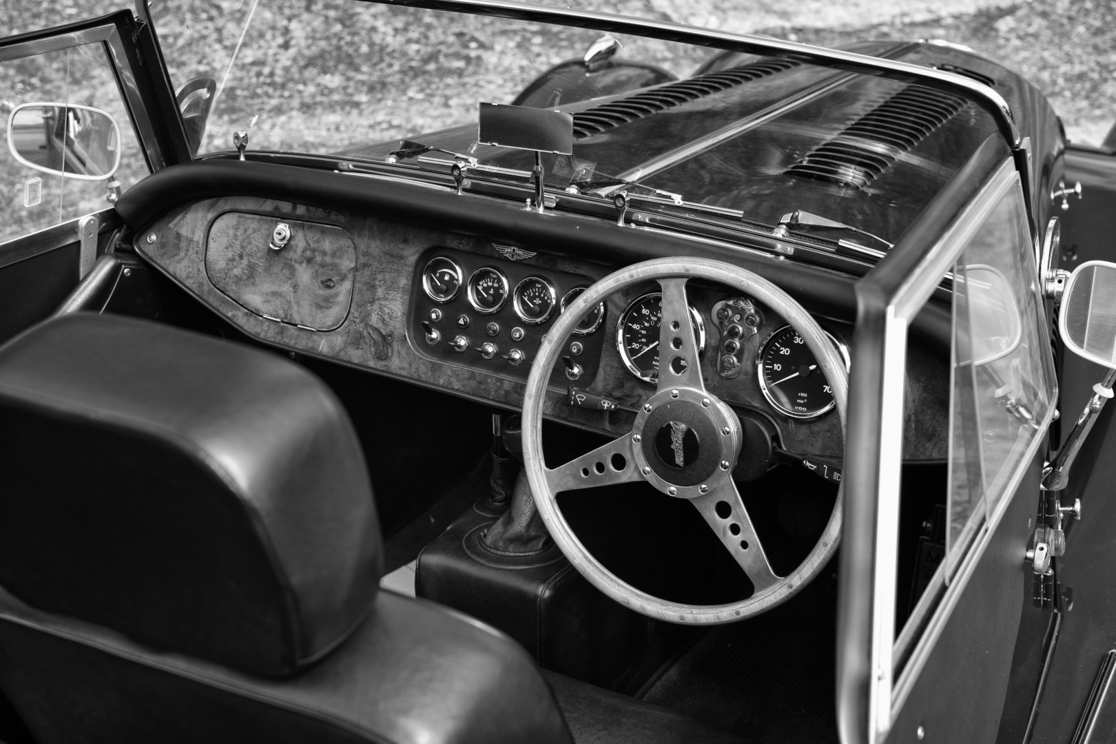 Driving on the left has its advantage and it is a quaint custom still practised in 75 countries of the world. But how we have iPads in the centra of the car, right-handed drivers sometimes have difficulty guiding the digits to the right soft button (Image Leica Monochrom Typ 246 and 50mm Apo Summicron)