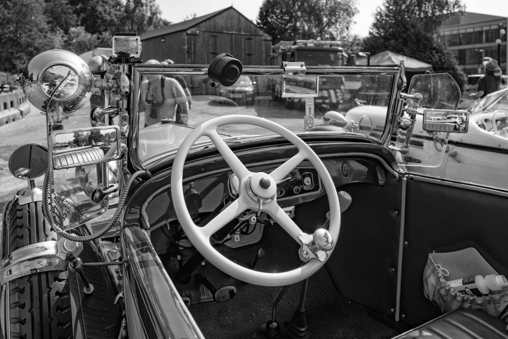 When this early 1930s DeSoto hit the roads of the USA there was no doubt: Steering on the left, drive on the right. It's only natural, isn't it? But some other countries still take an opposting view... (Image Leica Q2)