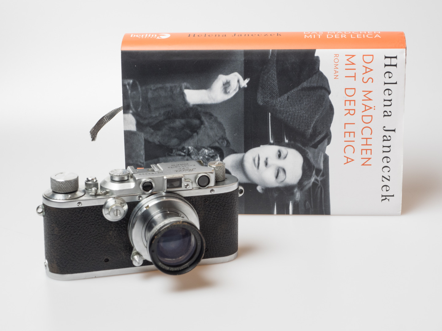 Keep the camera in mind but do not hope for a book about Leicas: Janeczek’s novel is about men and women and their relationships and the societies they live in