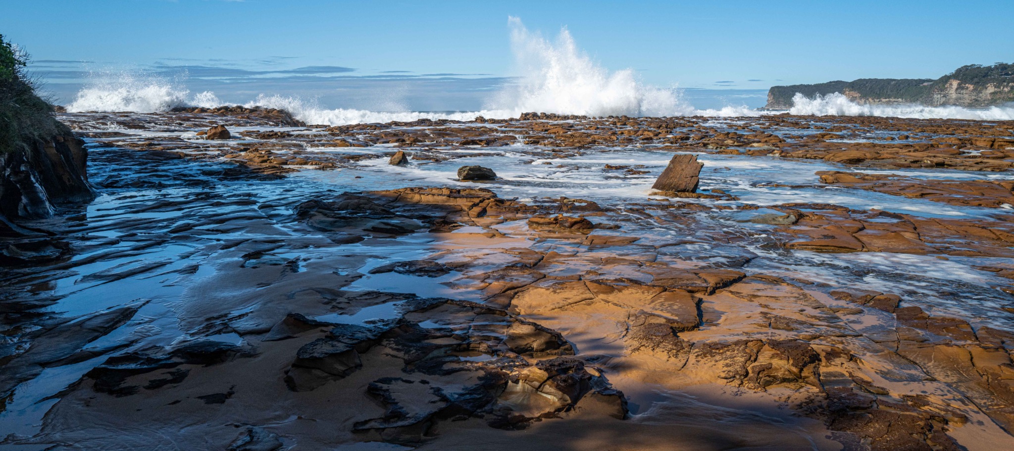Sea on rocks N Avoca
