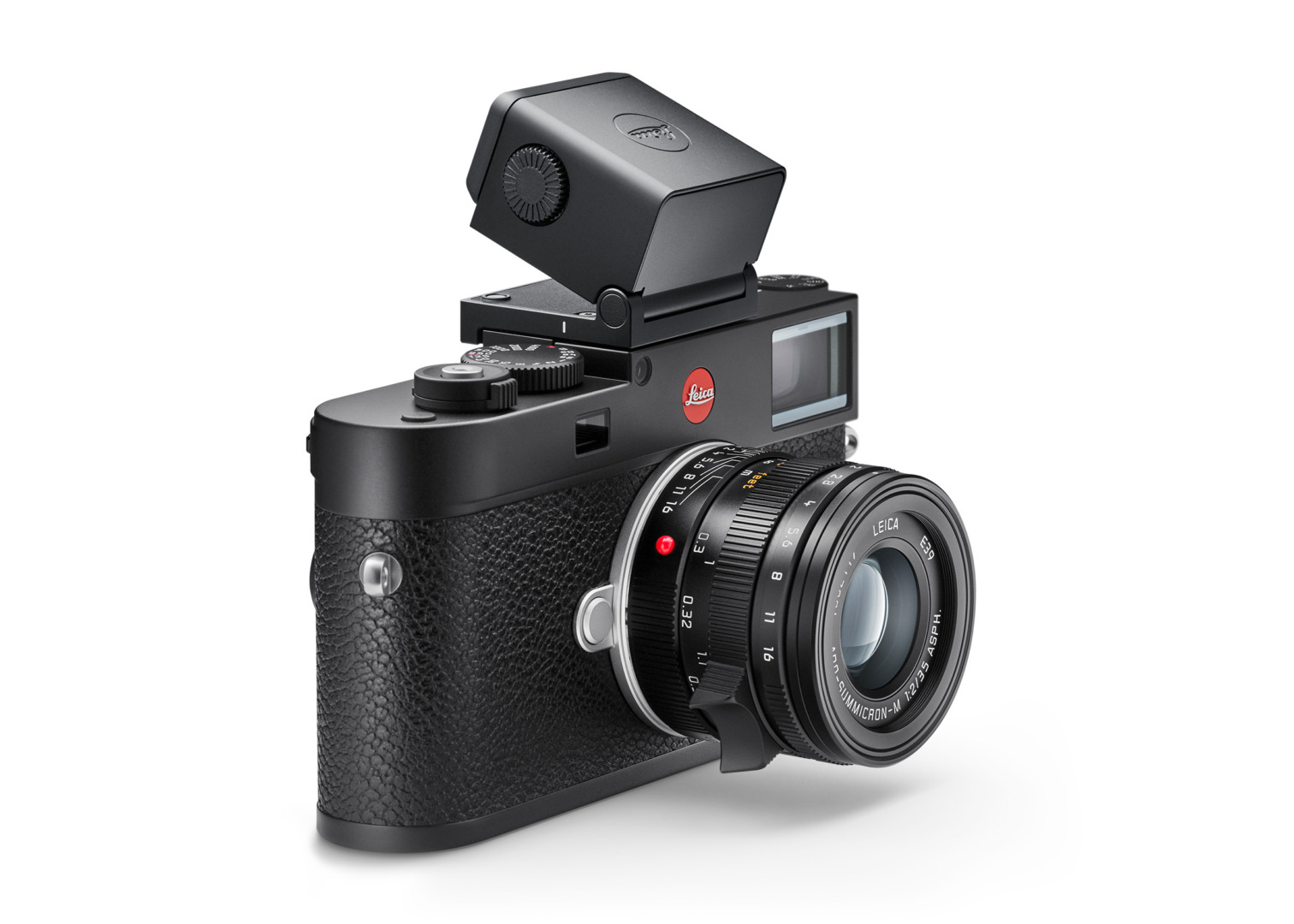 The Visoflex 2 delivers a large, sharp image with high-contrast rendition and pronounced depth of field. Equipped with an eye sensor for automatic activation, and a diopter adjustment range of –4 to +3, the Visoflex 2 can be set to three different angles (0°, 45°, 90°) – making it easier to capture images from unusual perspectives. In the 0° position, the viewfinder is magnetically fixed in place. Its high-quality metal housing (designed by Leica Camera AG Wetzlar and produced by Leica Portugal with components from China) perfectly complements the M11’s appearance. The Visoflex 2 is also backwards-compatible with Leica’s M10 models (M10, M10 Monochrom, M10R, M10-P and M10-D) once they have been updated with the new firmware released in March 2022.