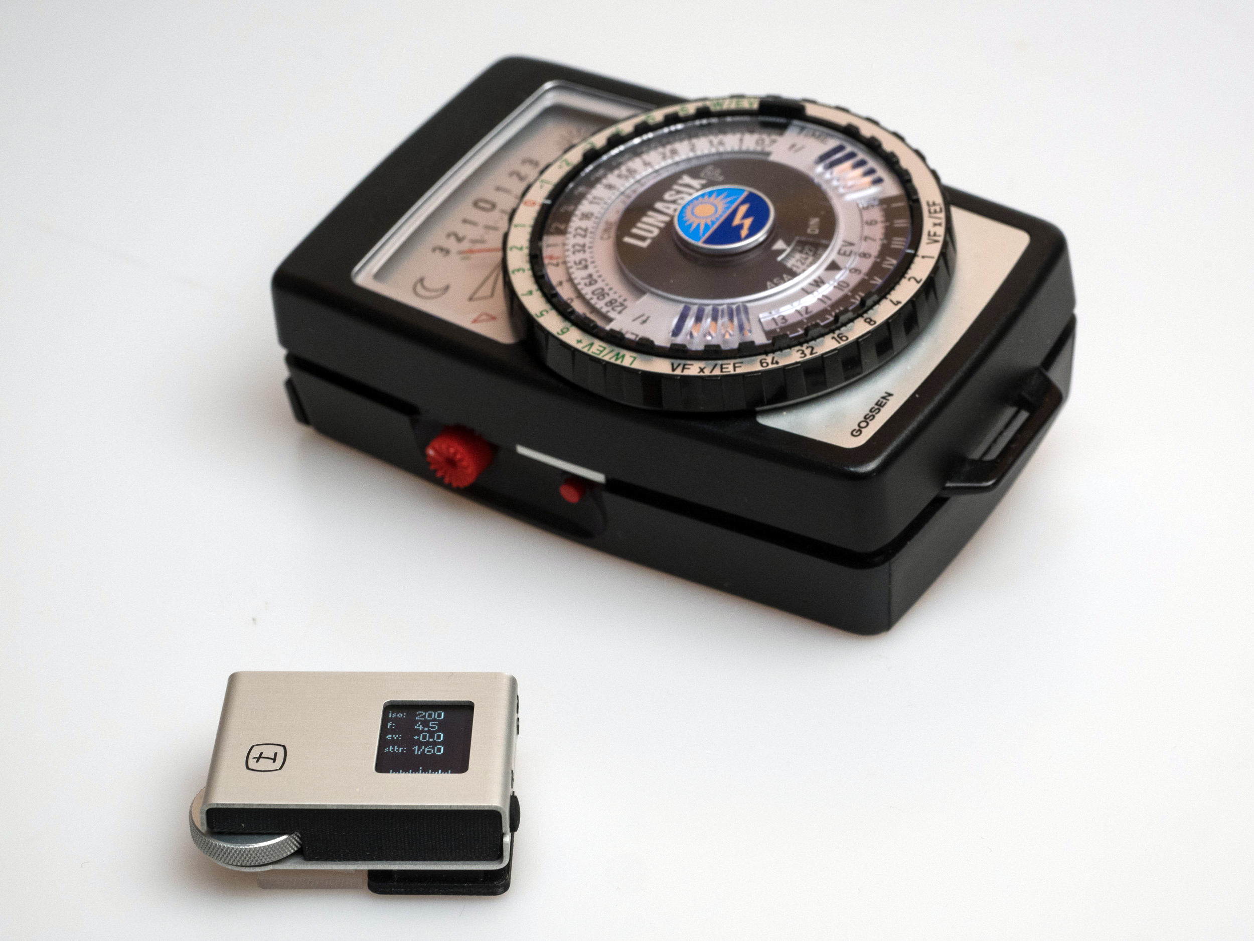 hand held light meter