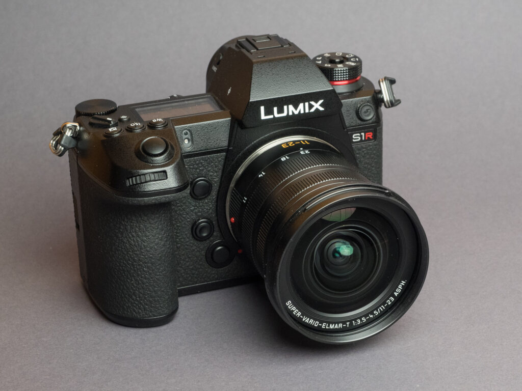 Panasonic S1R camera with Leica APS-C lens Super-Vario-Elmar 11-23