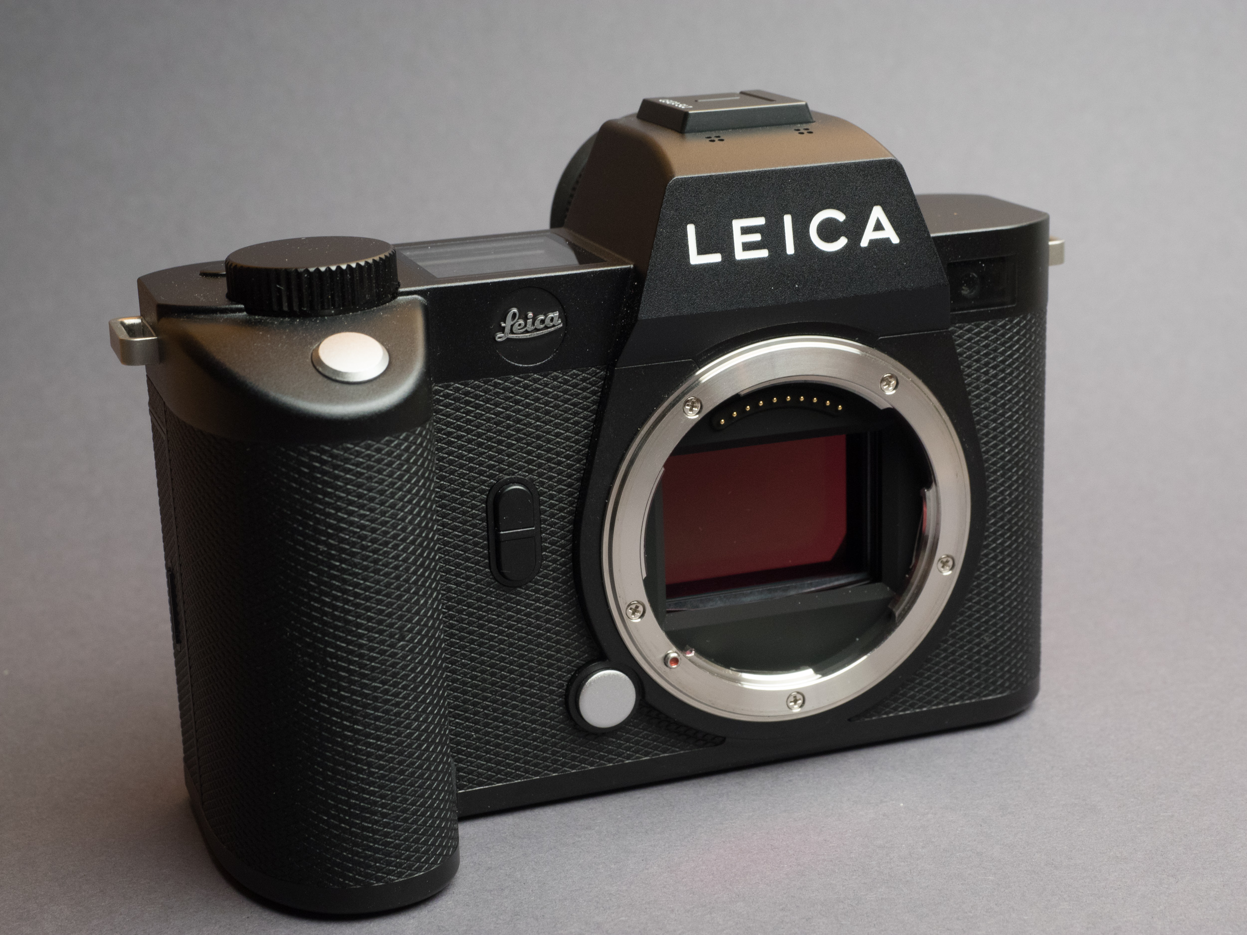 Leica SL2, an option for Leica APS-C lenses
