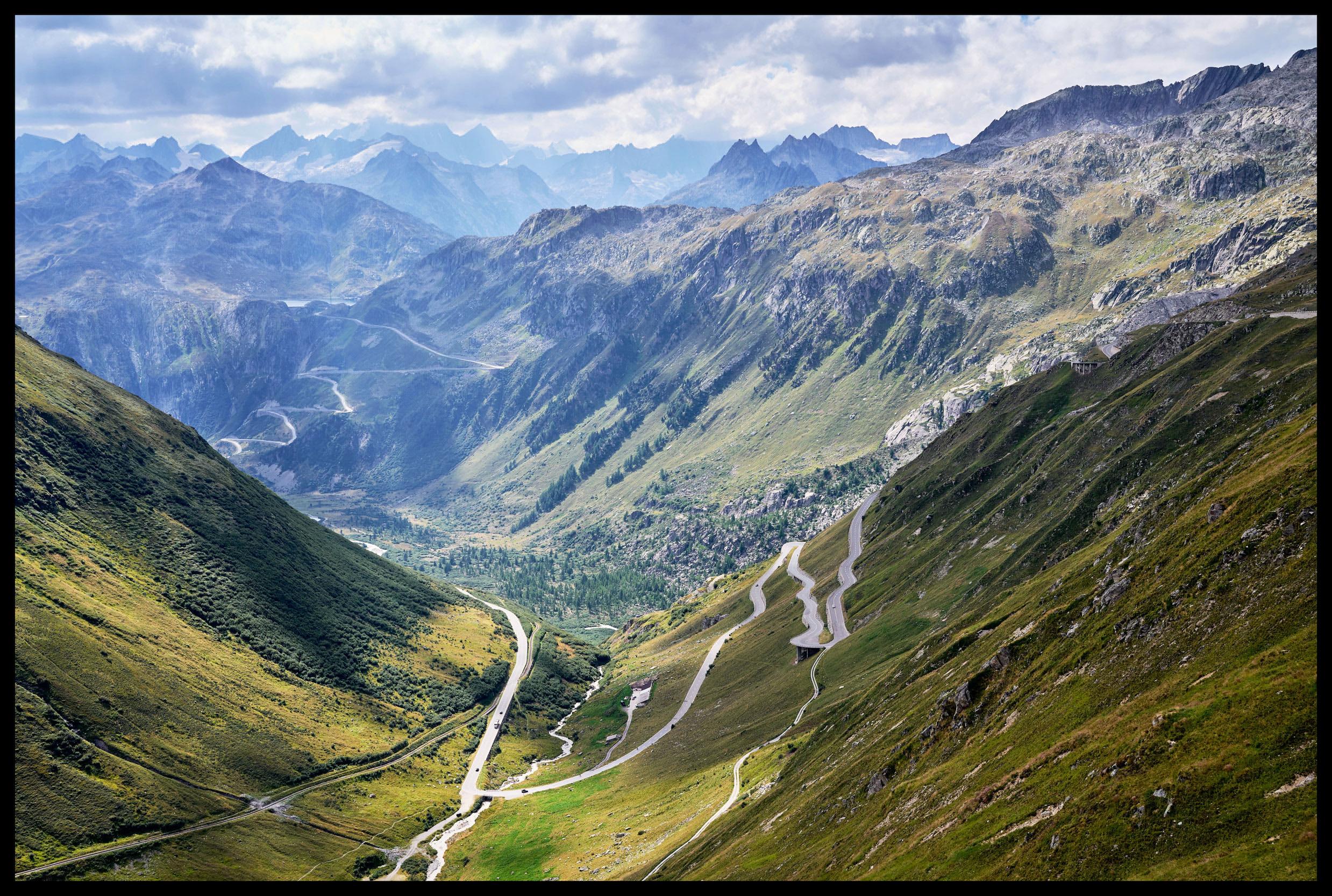 The valley linking the Swiss Furka and Grimsel passes. [Nikon Z6ii - Nikon 40mm F2]