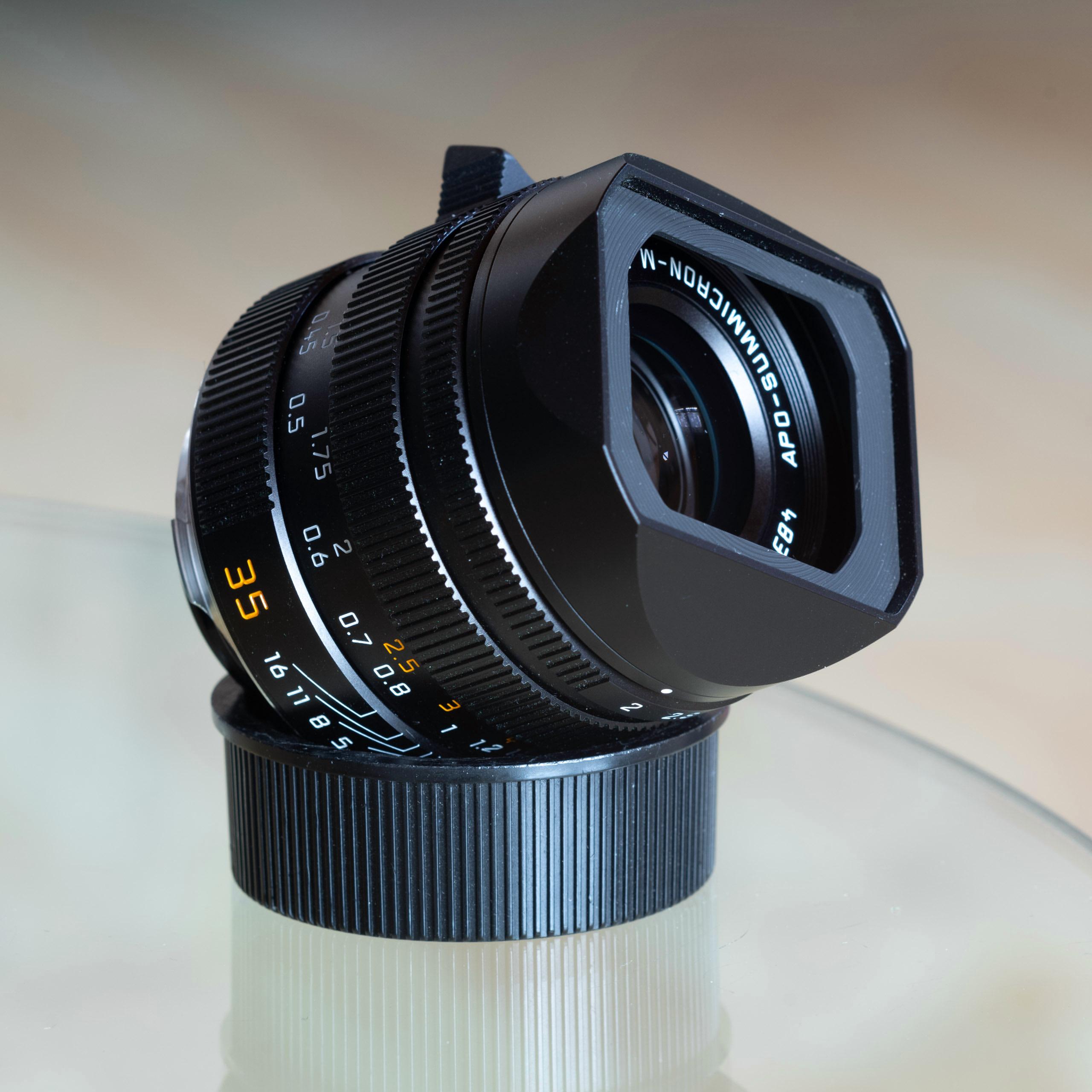 The 35mm APO-Summicron-M, note the minimalistic lens hood