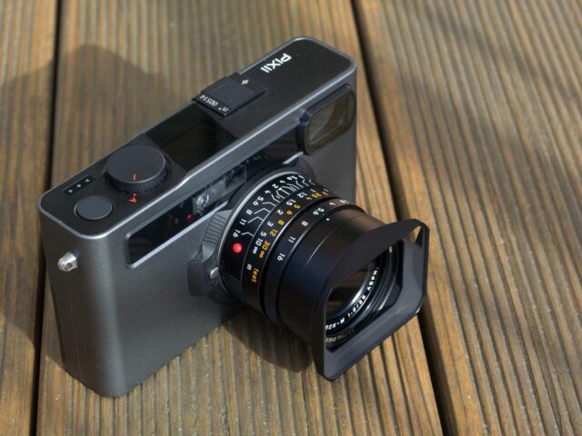 Product image shows the Pixii rangefinder camera with a Leica 28mm lens attached