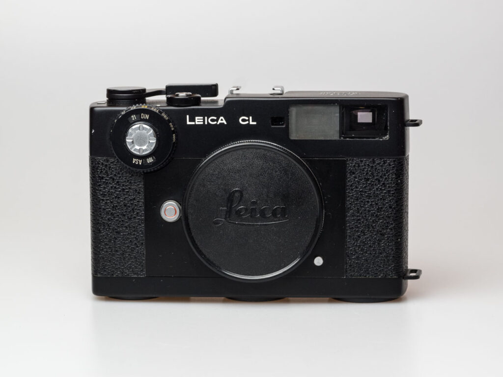 Product image for The M Files Navigator showing a rangefinder camera Leica CL