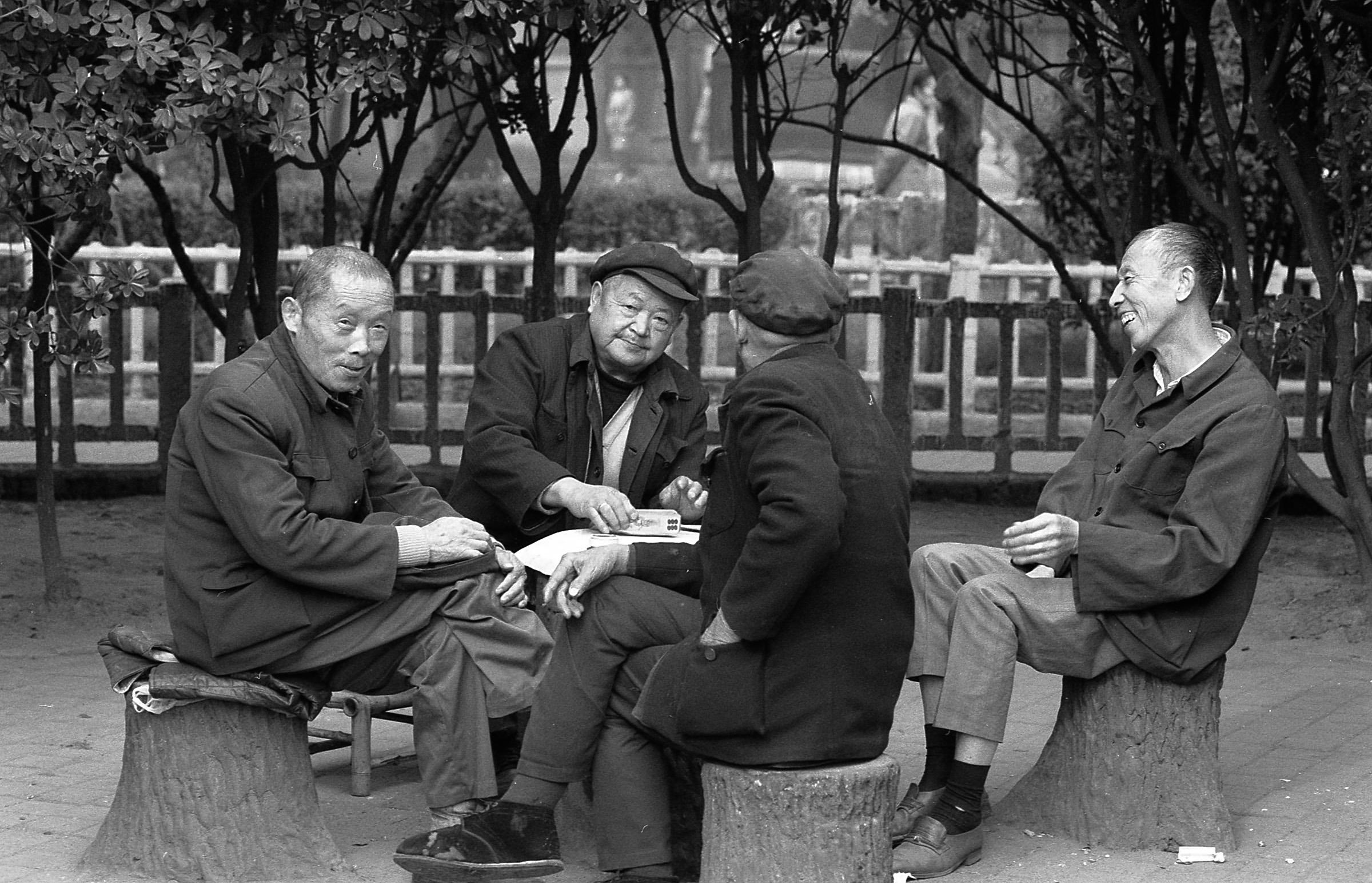 Card game, Chengdu riverside park