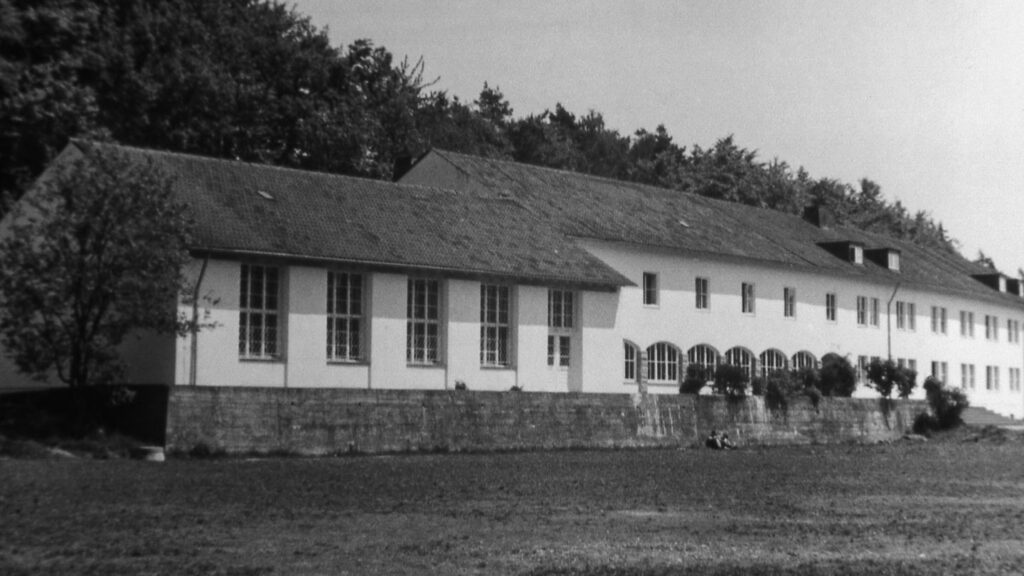 Image showing the history of AkA Friedrichshafen, a camera company that was later renamed akw and existed from 1947 until 1963.