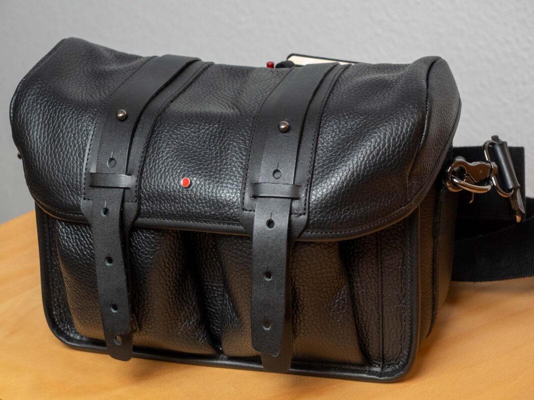 Product image shows a suitable bag for a rangefinder kit: Rock’n’Roll Havana Small