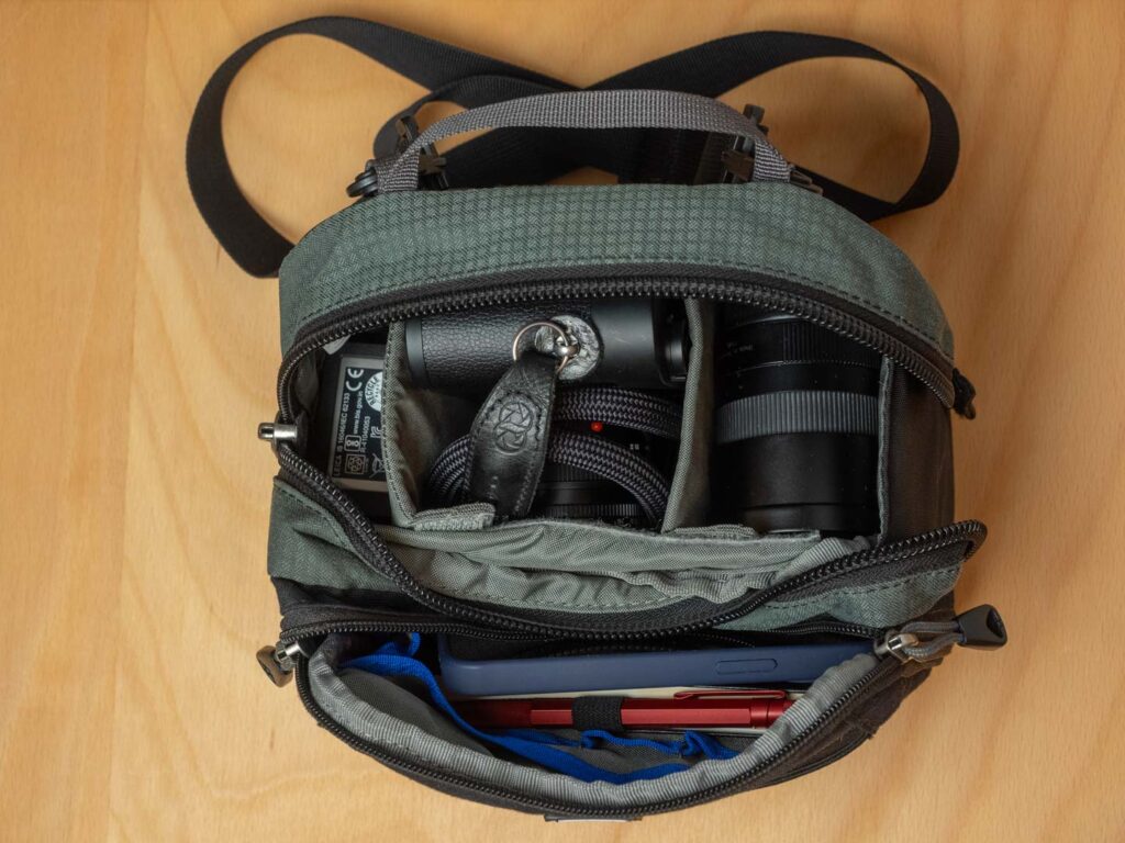 Product image shows a suitable bag for a rangefinder kit: ThinkTank Speed Changer V 2.0