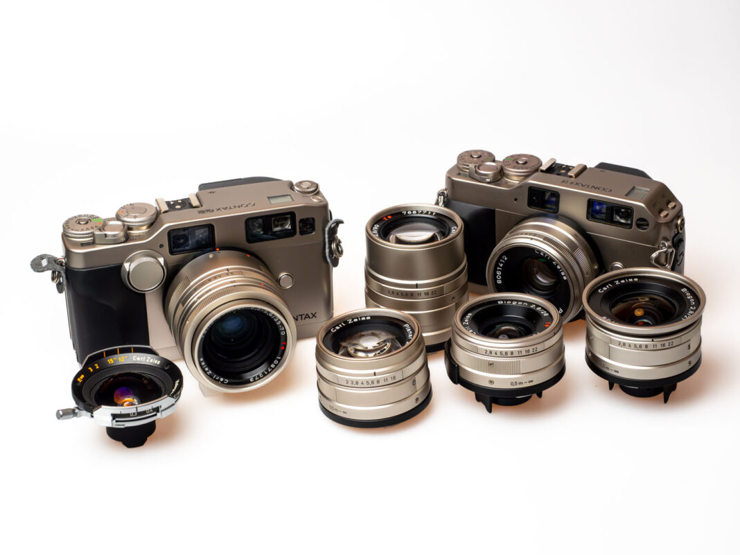 Product image shows Contax G System components