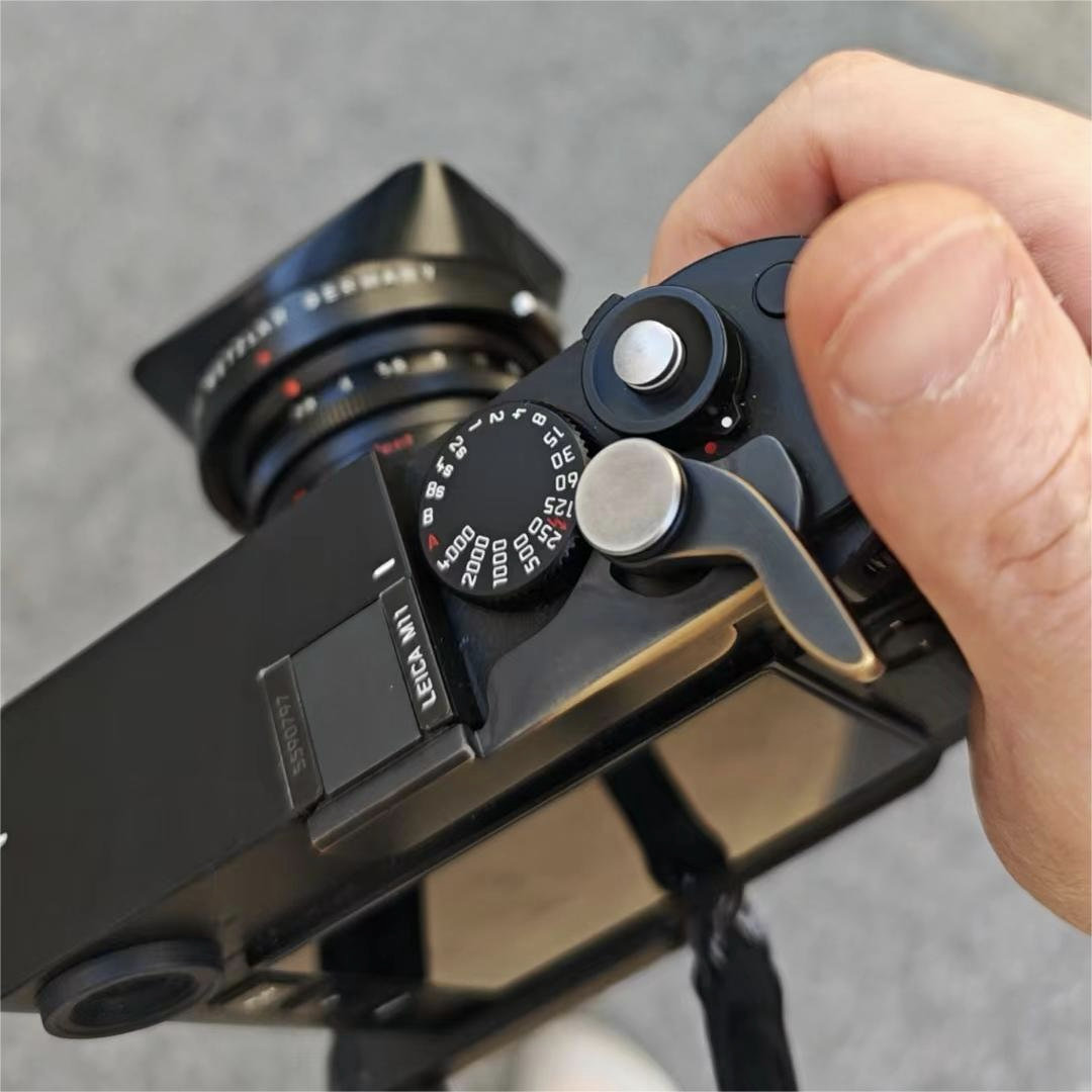 Review: IDS Foldable thumb rest for Leica M - Macfilos