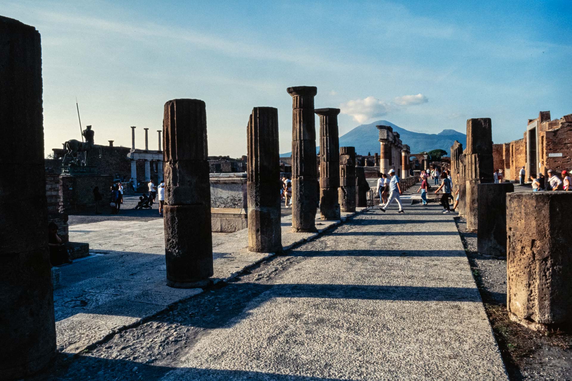 Image from Italy, taken with Olympus OM-4 Ti analogue camera