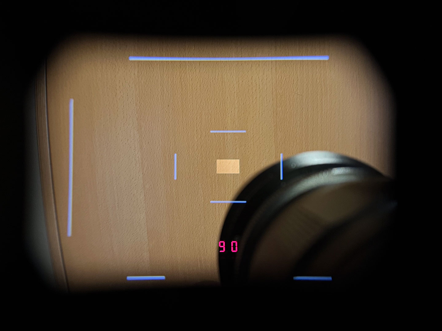 Image shows Product image shows viewfinder blockage with Voigtländer APO-Ultron 90/2.0 (with hood)