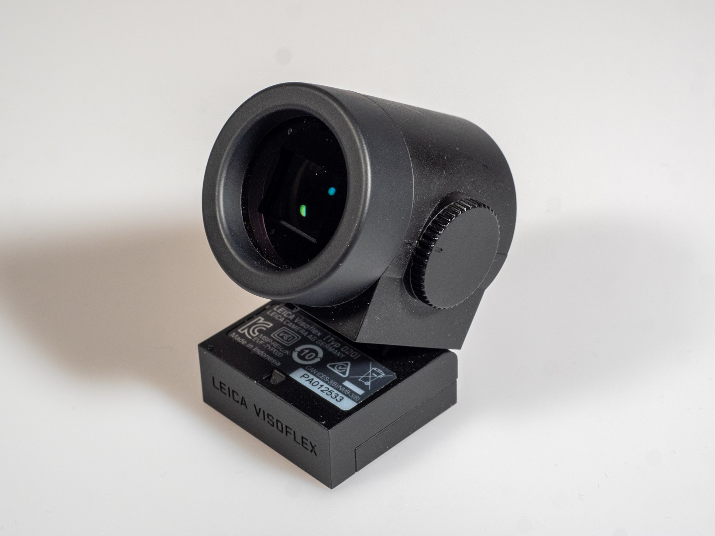 Image shows Leica electronic viewfinder Visoflex 020