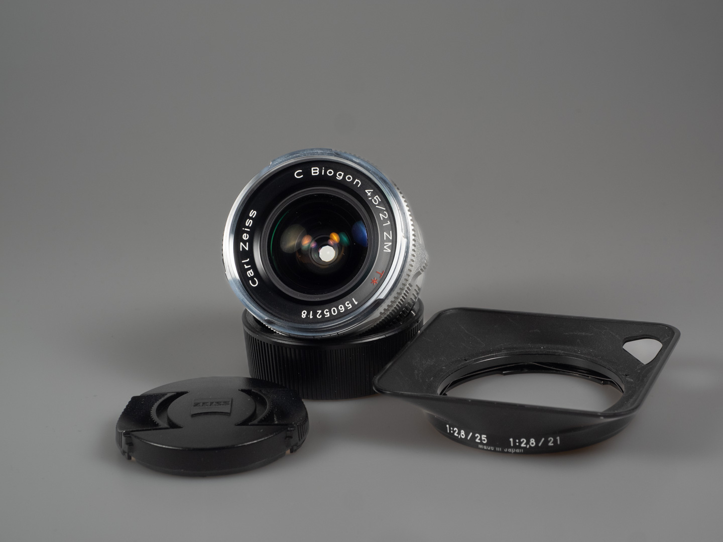 Product image shows Zeiss ZM C lens, C Biogon 21/4.5