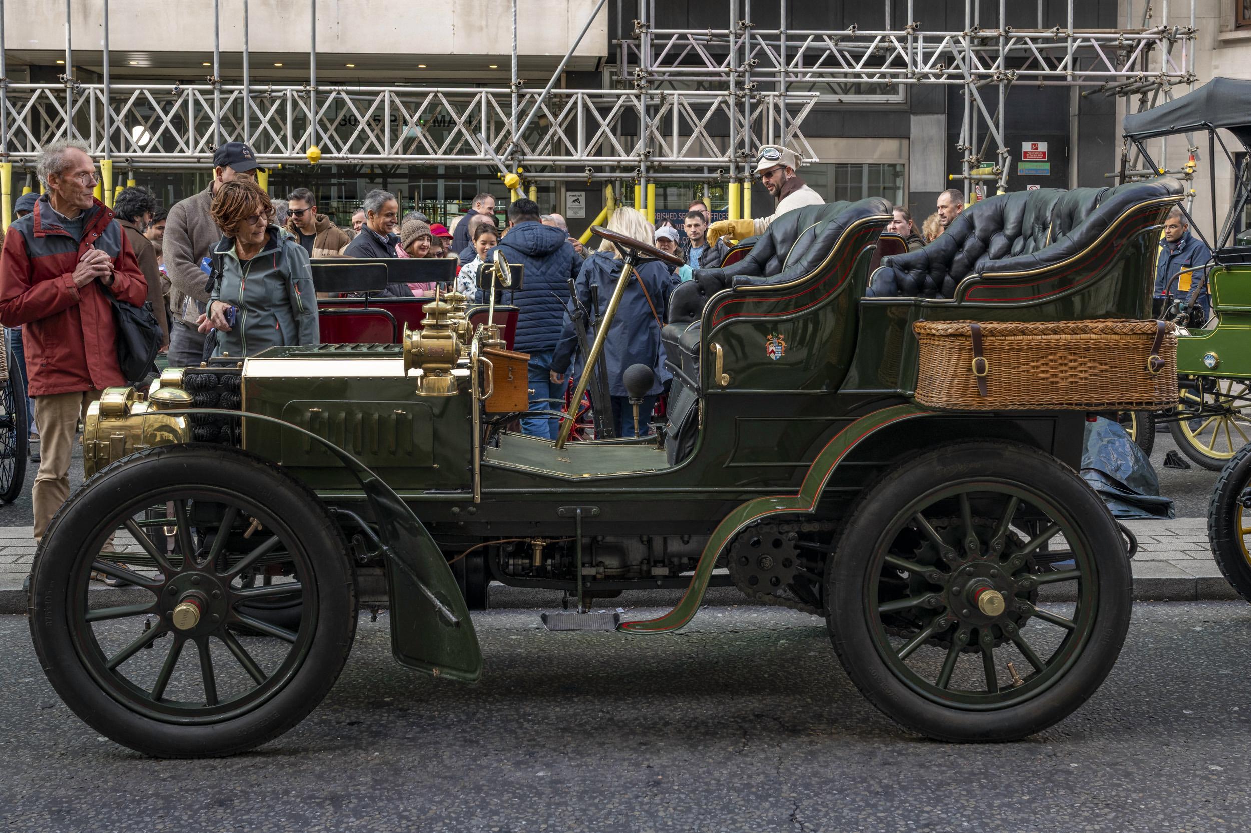 Leica 28-70 Vario-Elmarit f/2.8 test shots