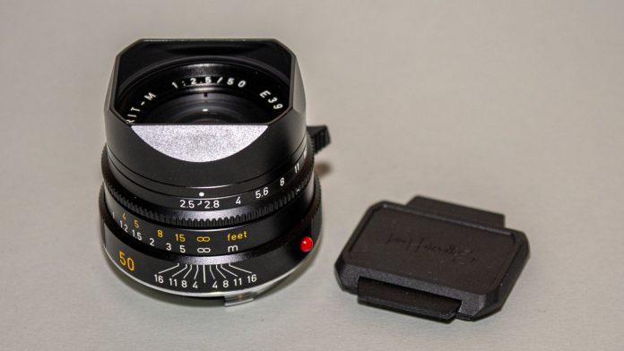 Squarehood_JPR_P2215932 Product image shows Squarehood lens hood for Leica Summarit 35/2.5 and 50/2.5