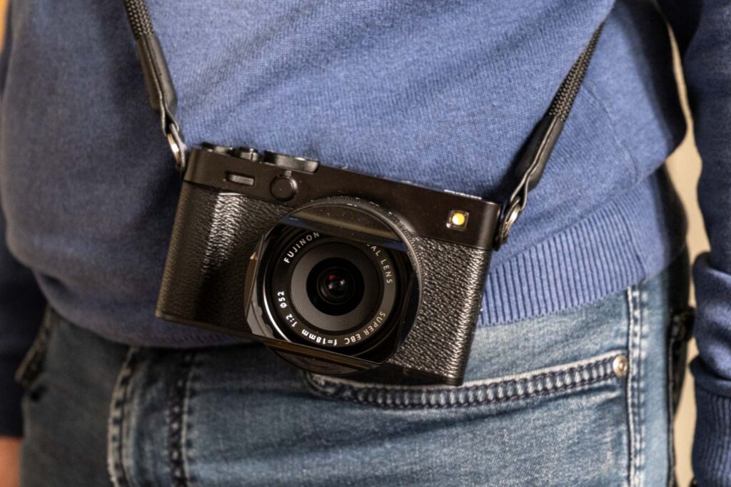 Product image shows Fujifilm X-E5