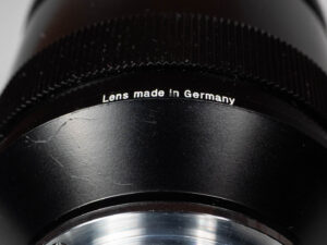 Product image shows Zeiss Sonnar 2/85 ZM telephoto M-Mount lens