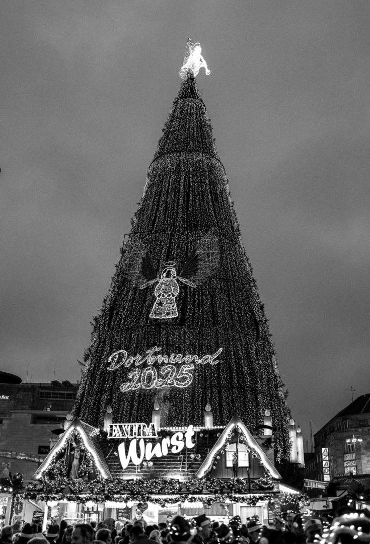 Christmas Market Dortmund 2025, highest Christmas Tree worldwide, 45 meters height