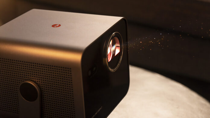 Feature image Leica Cine 1 compact projector