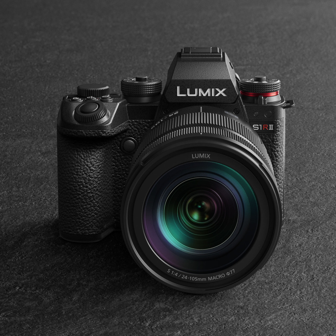 Front view of Panasonic Lumix S1RII with f/4 24-105mm Macro zoom